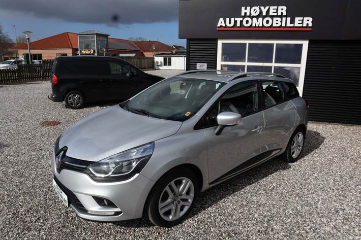 Sølv Renault Clio IV fra 2018