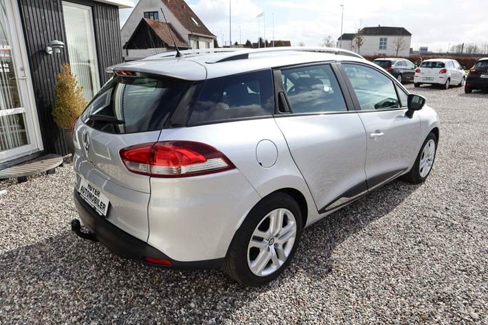 Sølv Renault Clio IV fra 2018