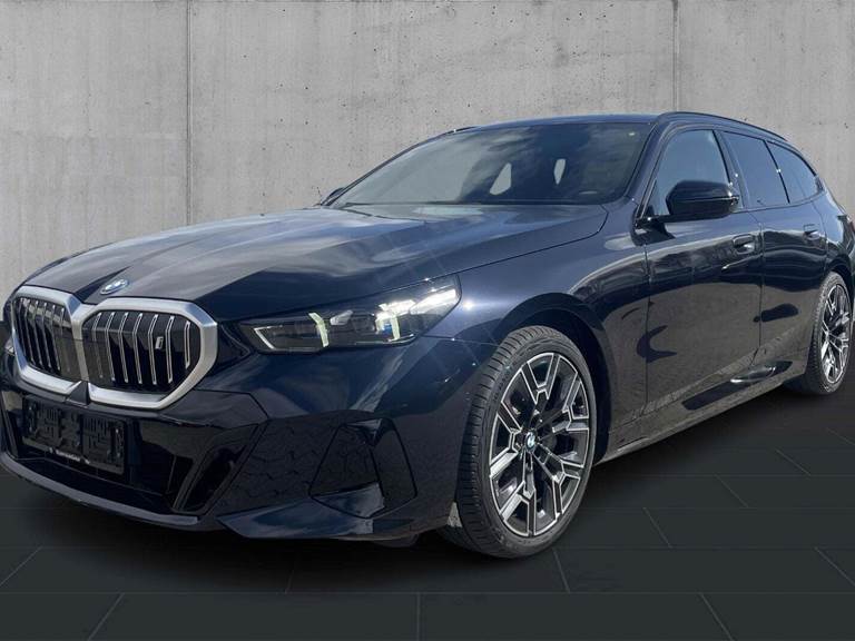 BMW i5 eDrive40 Fully Charged