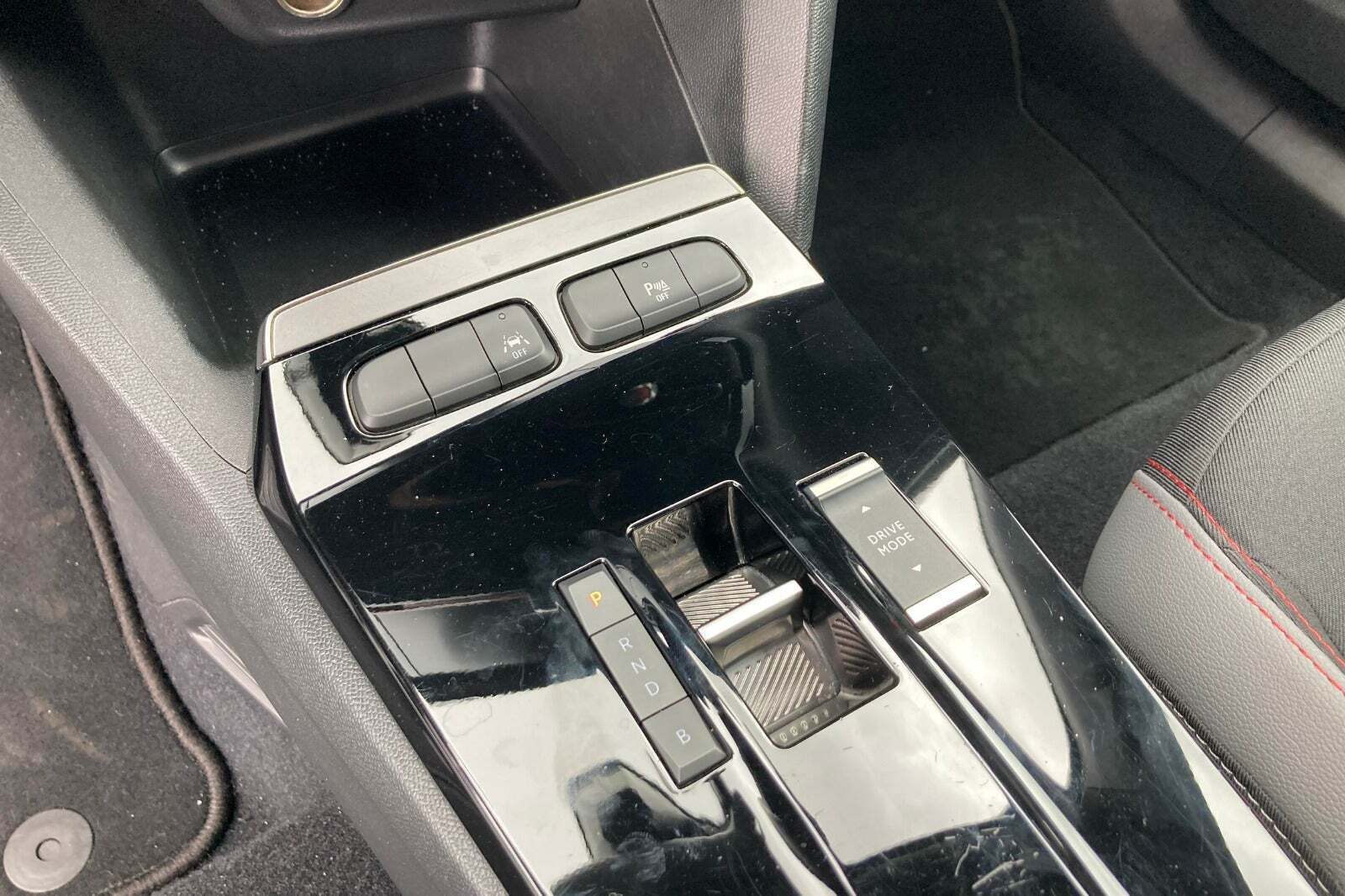 Hvid Opel Mokka-e fra 2023