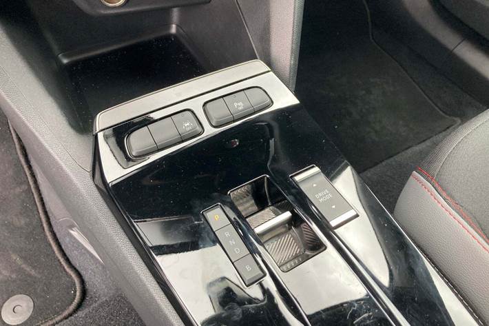 Hvid Opel Mokka-e fra 2023