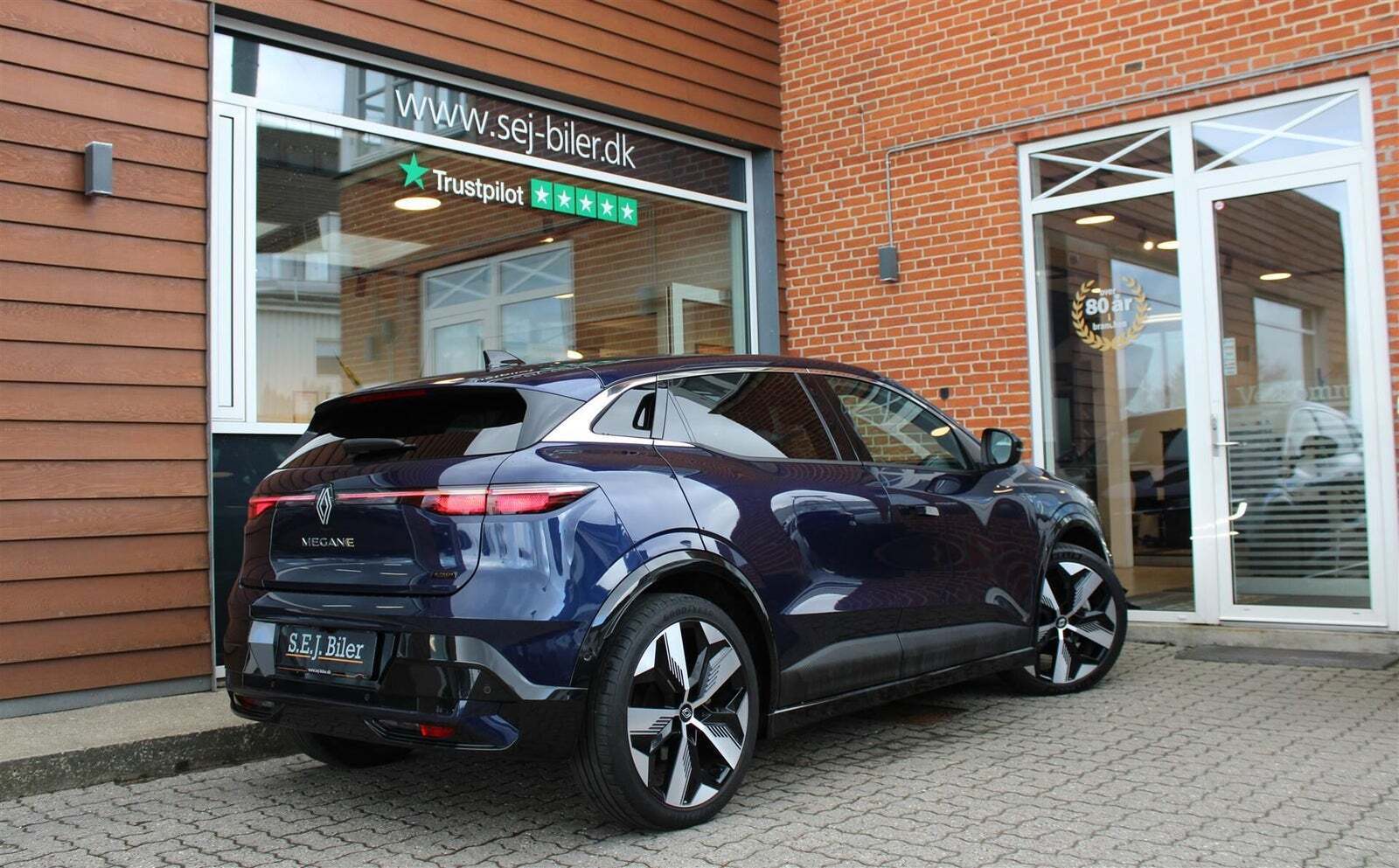 Blå Renault Megane E-Tech fra 2024