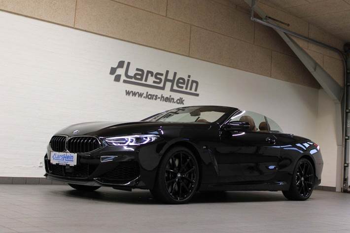 Sort BMW M850i fra 2021