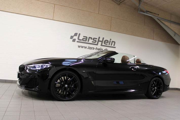 Sort BMW M850i fra 2021