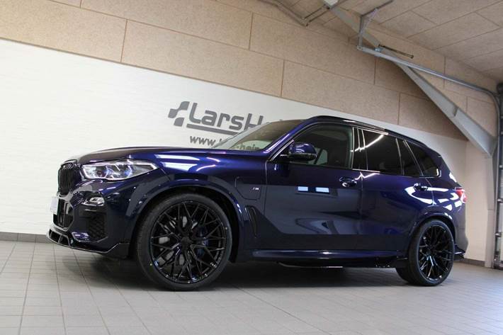 Blå BMW X5 fra 2021