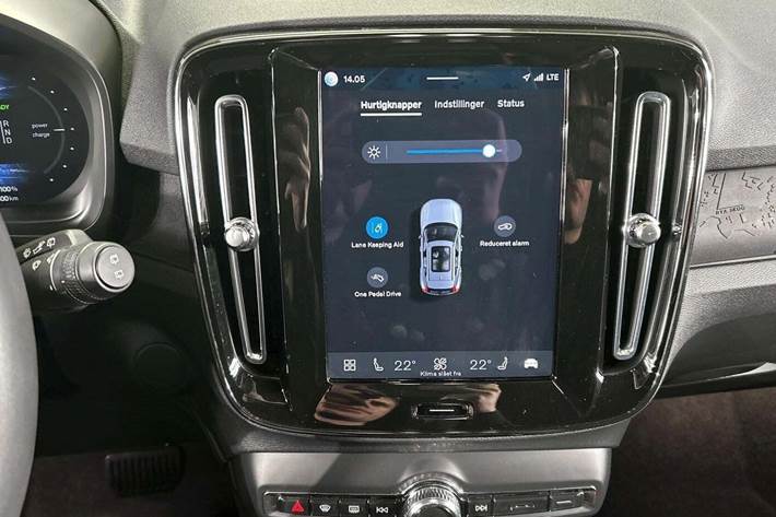 Hvid Volvo XC40 fra 2022