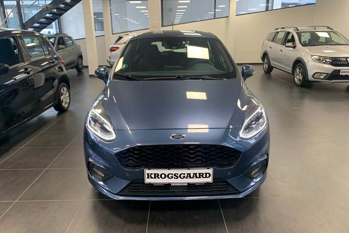 Blå Ford Fiesta fra 2021