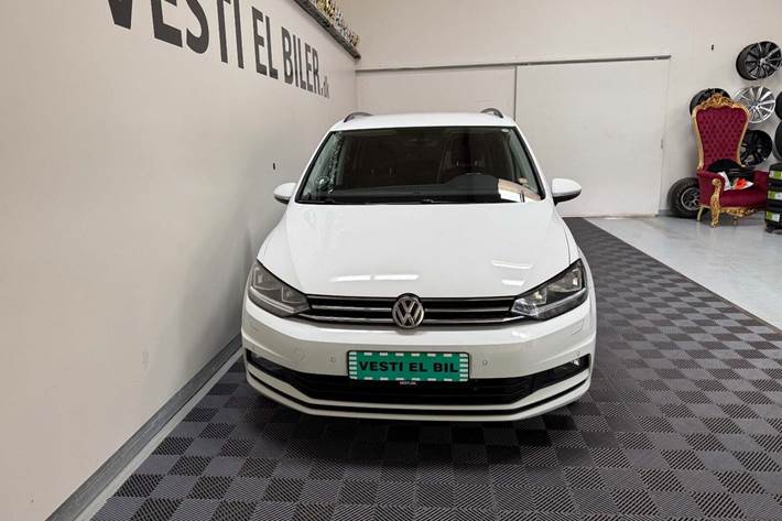 Hvid VW Touran fra 2020