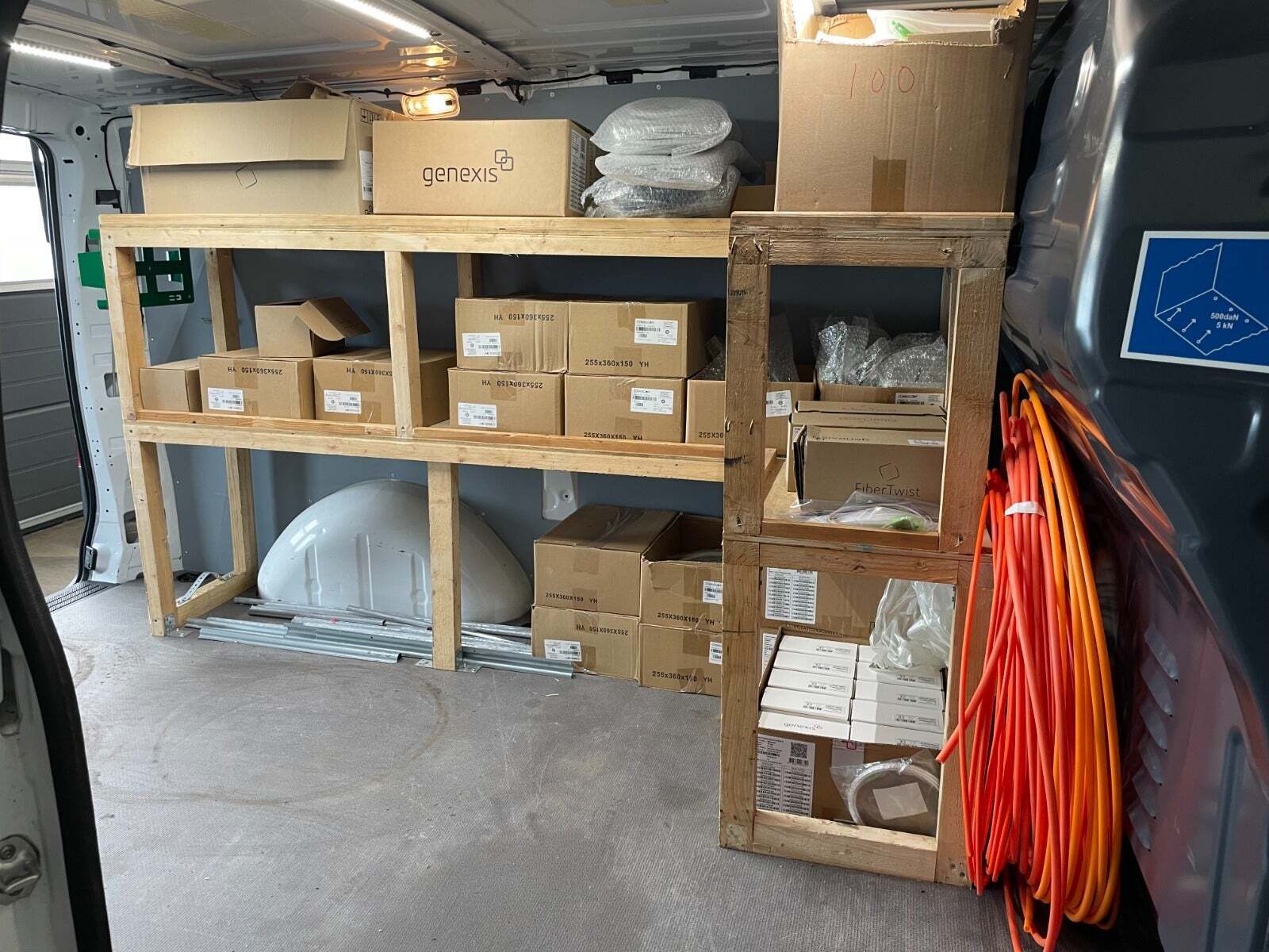 Hvid Mercedes Vito 114 fra 2023