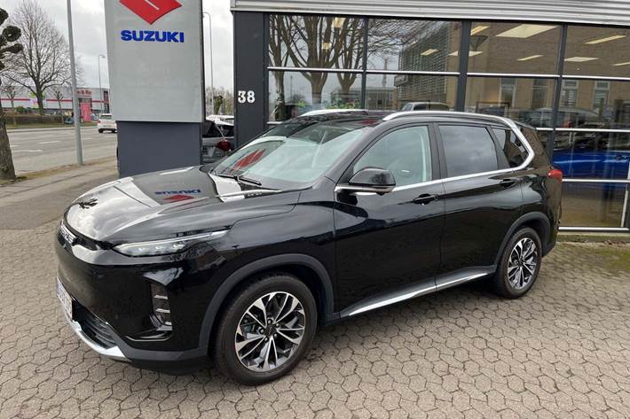 Sort Maxus Euniq6 fra 2022