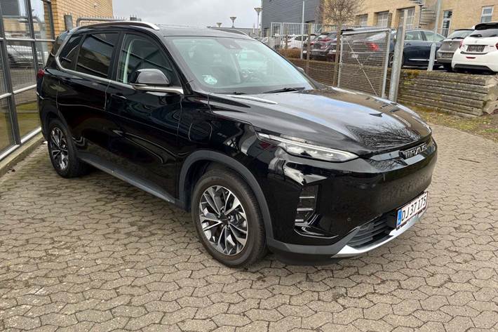 Sort Maxus Euniq6 fra 2022