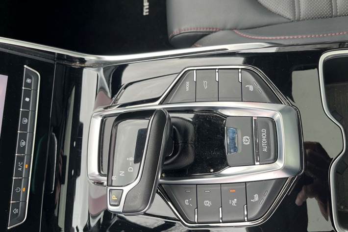 Sort Maxus Euniq6 fra 2022