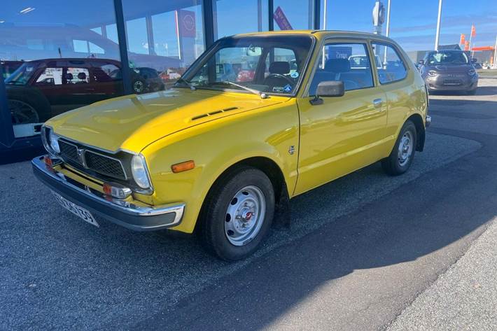 Gul Honda Civic fra 1977