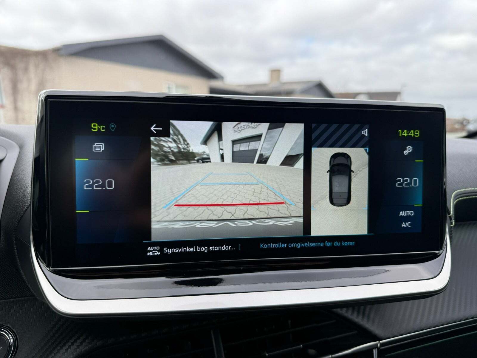 Sort Peugeot e-208 fra 2024