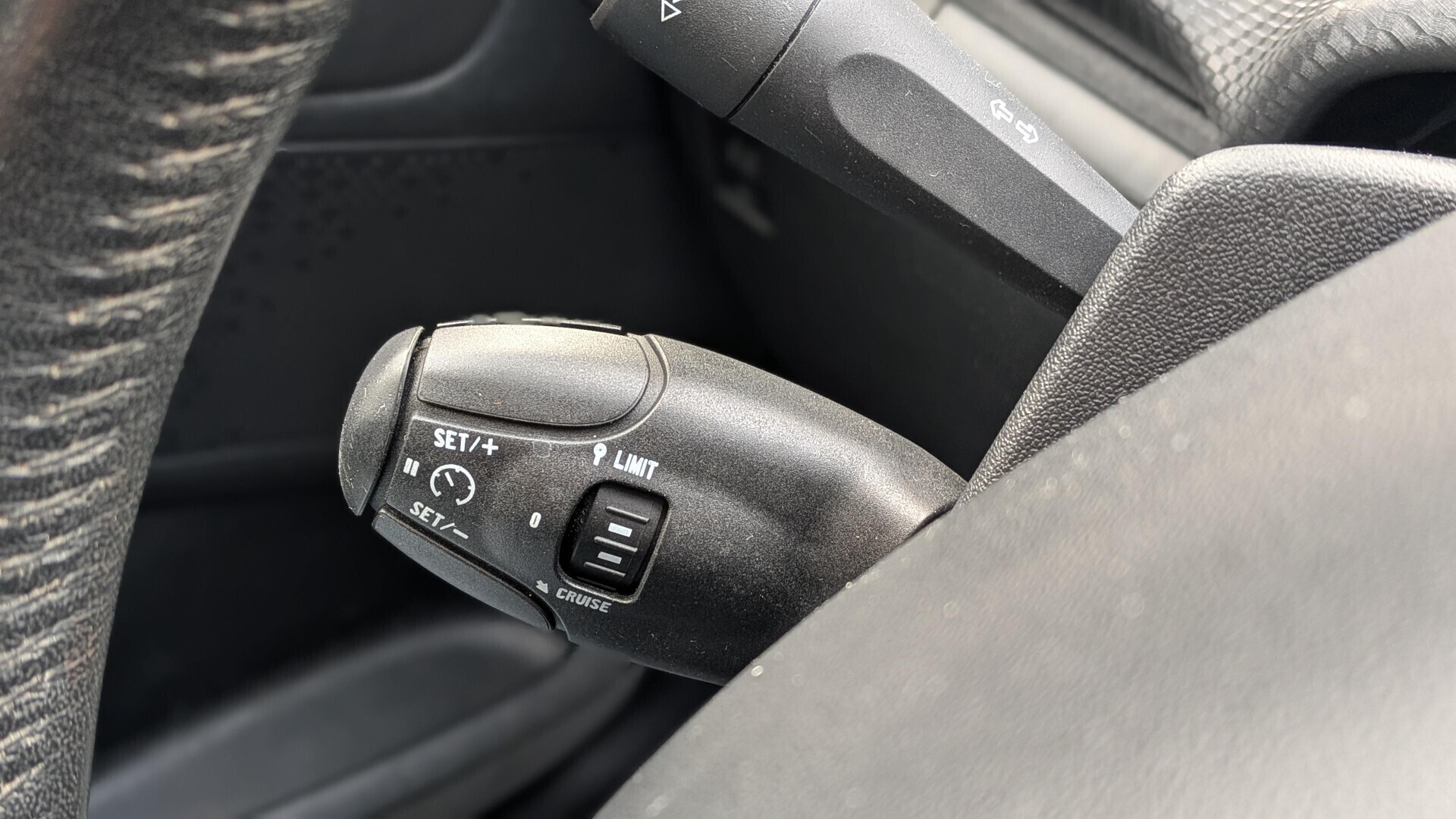 Peugeot 2008 1,2 VTi Crossover