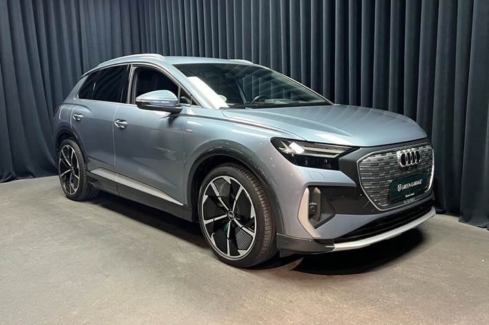 Blå Audi Q4 fra 2022