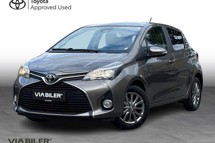 Bronze Toyota Yaris fra 2016