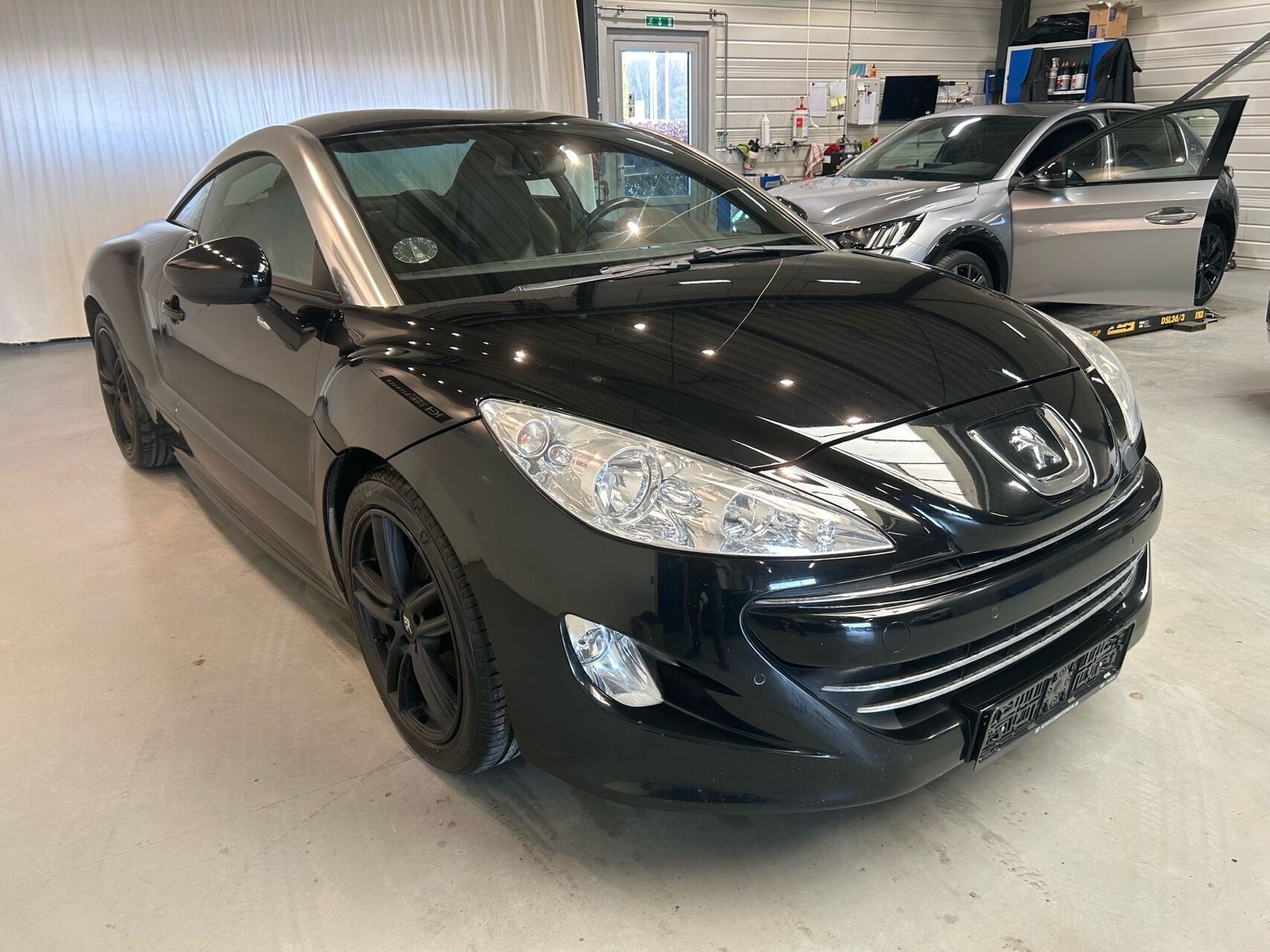 Sort Peugeot RCZ fra 2010
