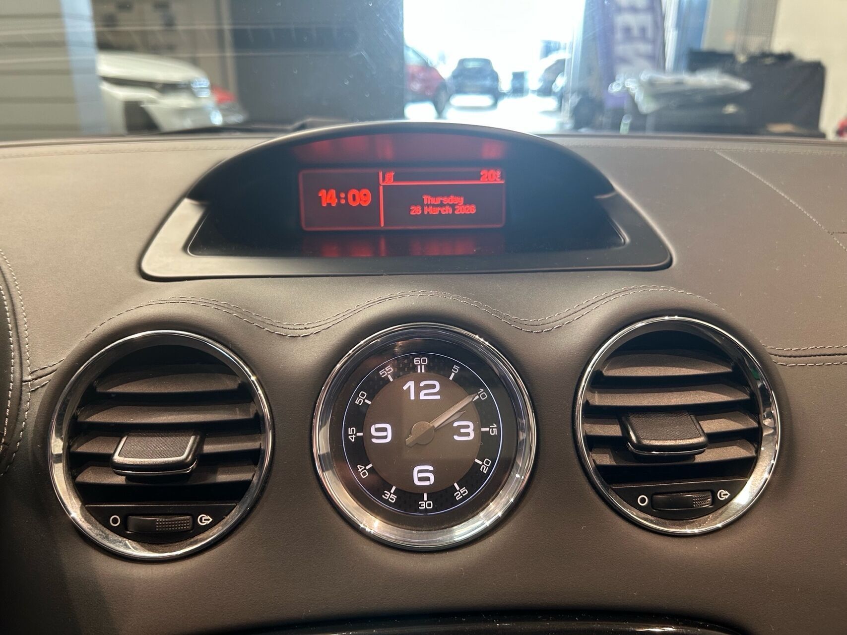 Sort Peugeot RCZ fra 2010