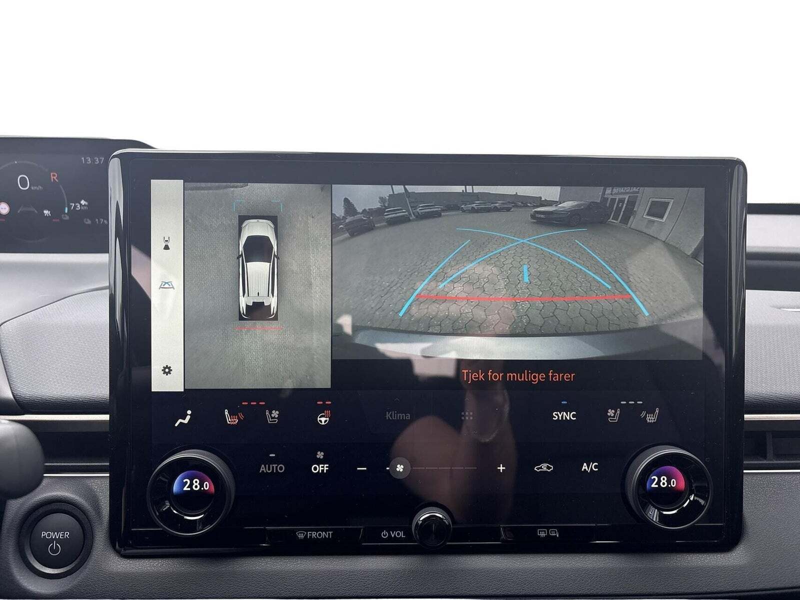 Grå Toyota BZ4X fra 2026