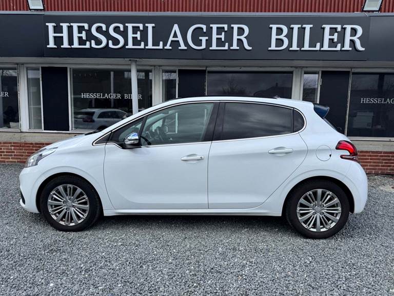 Peugeot 208 1,6 BlueHDi 100 Allure Sky