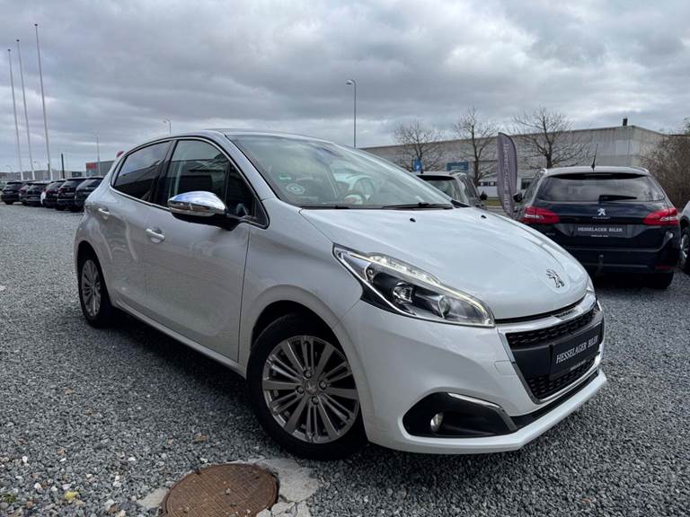 Peugeot 208 1,6 BlueHDi 100 Allure Sky