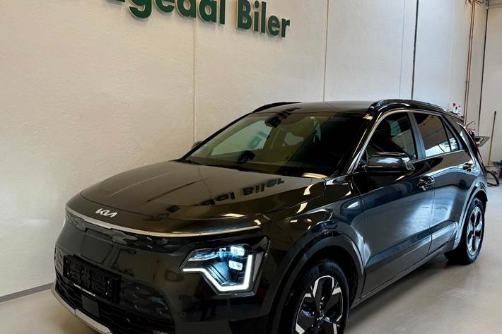 Grå Kia Niro fra 2023