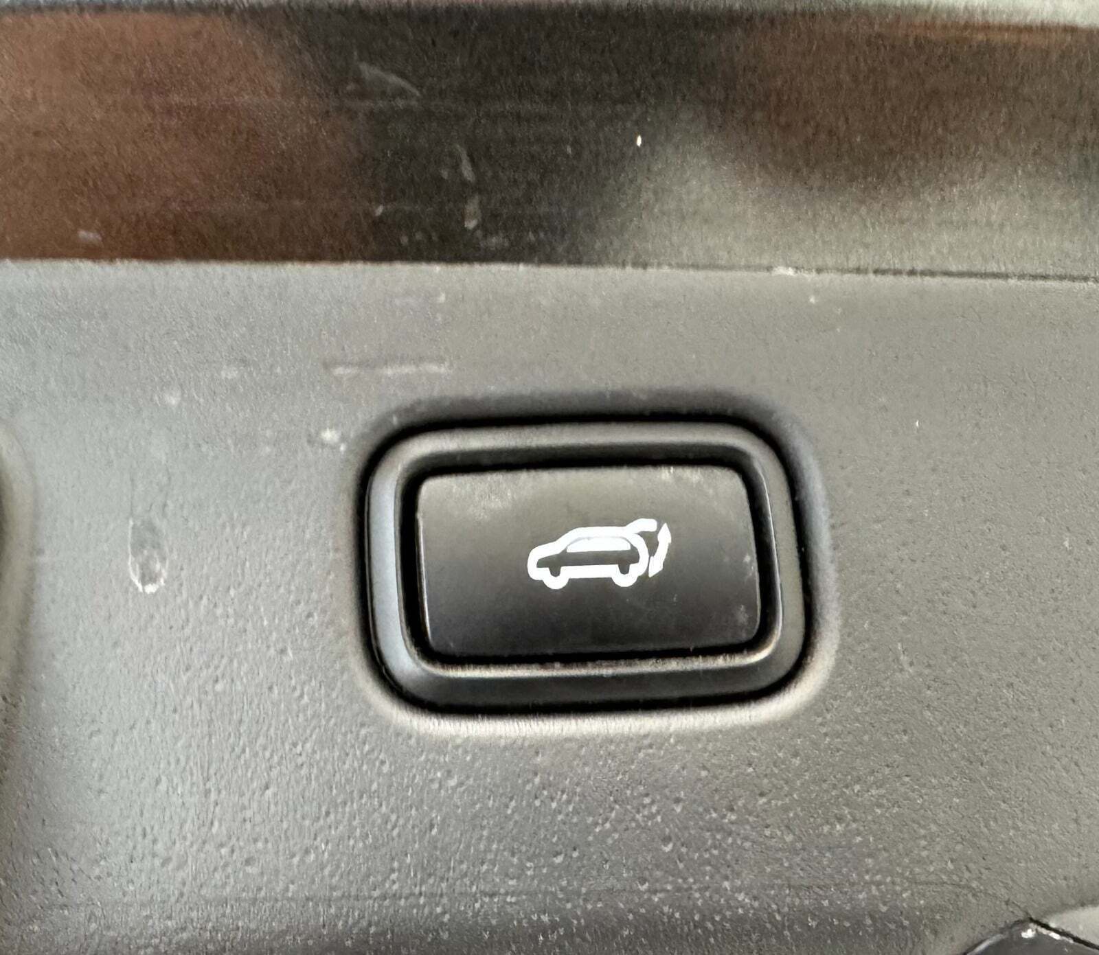 Grå Kia Niro fra 2023