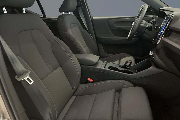 Orange Volvo EX40 fra 2025