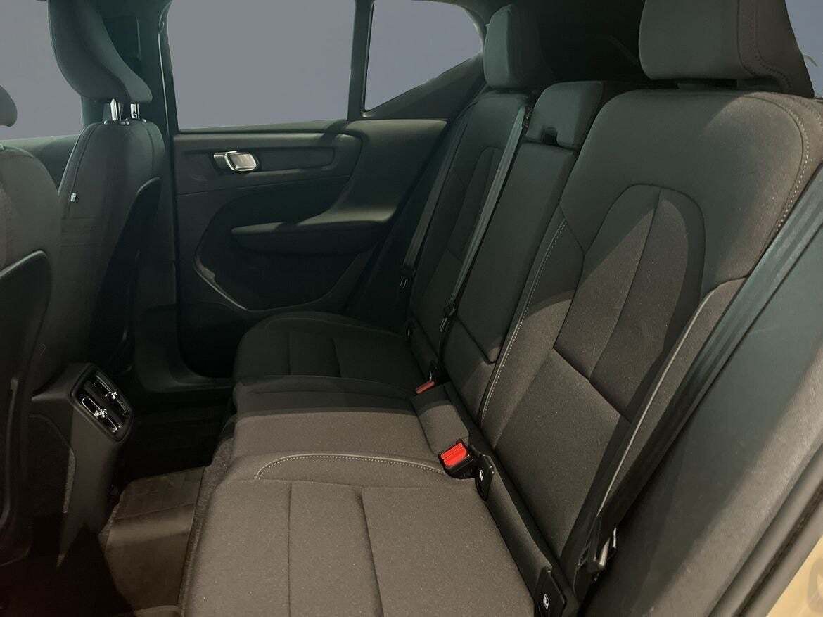 Orange Volvo EX40 fra 2025