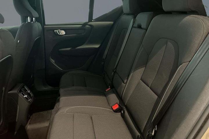 Orange Volvo EX40 fra 2025