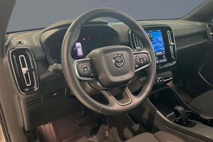 Orange Volvo EX40 fra 2025