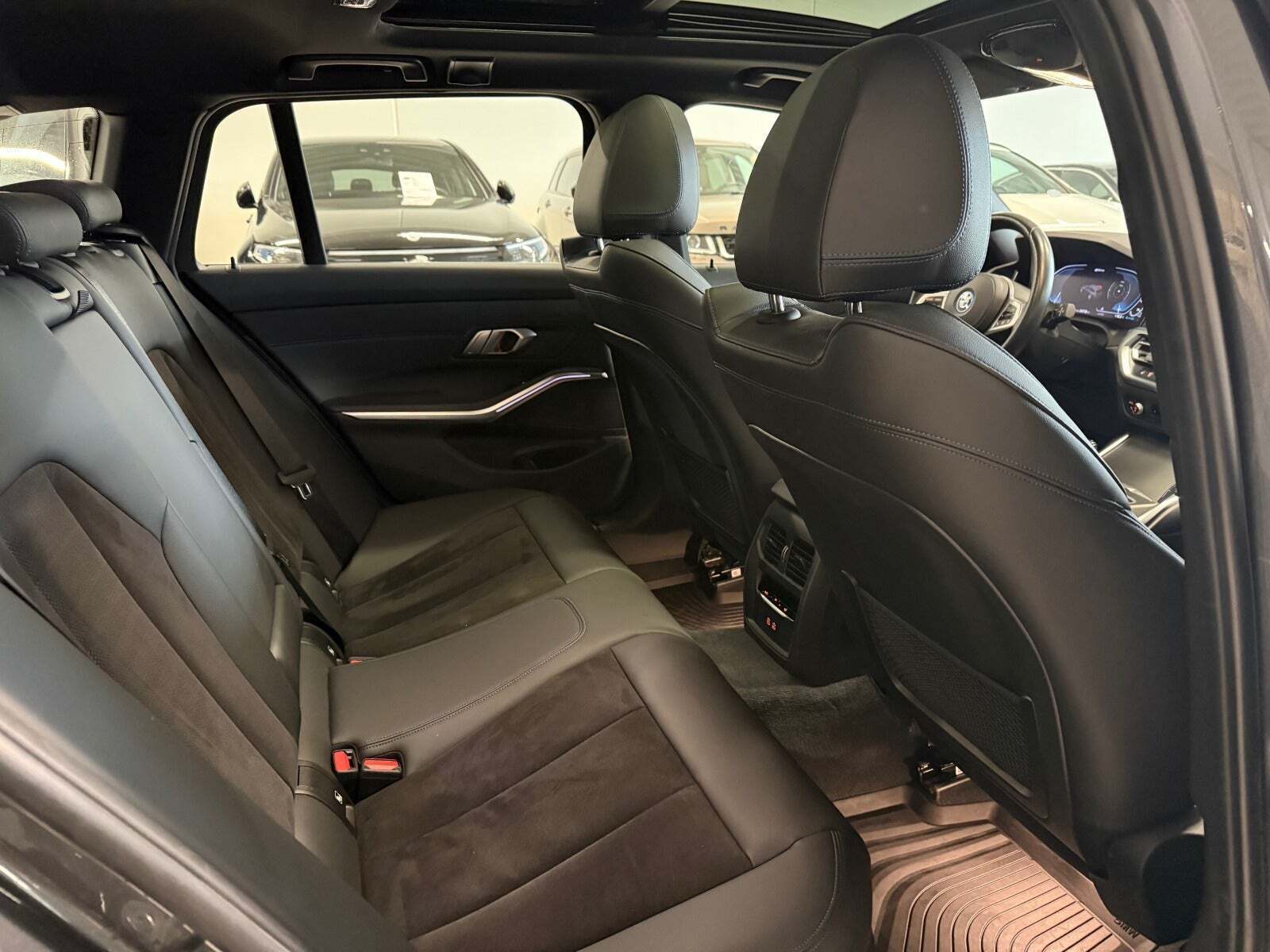 undefined BMW 330e fra 2022