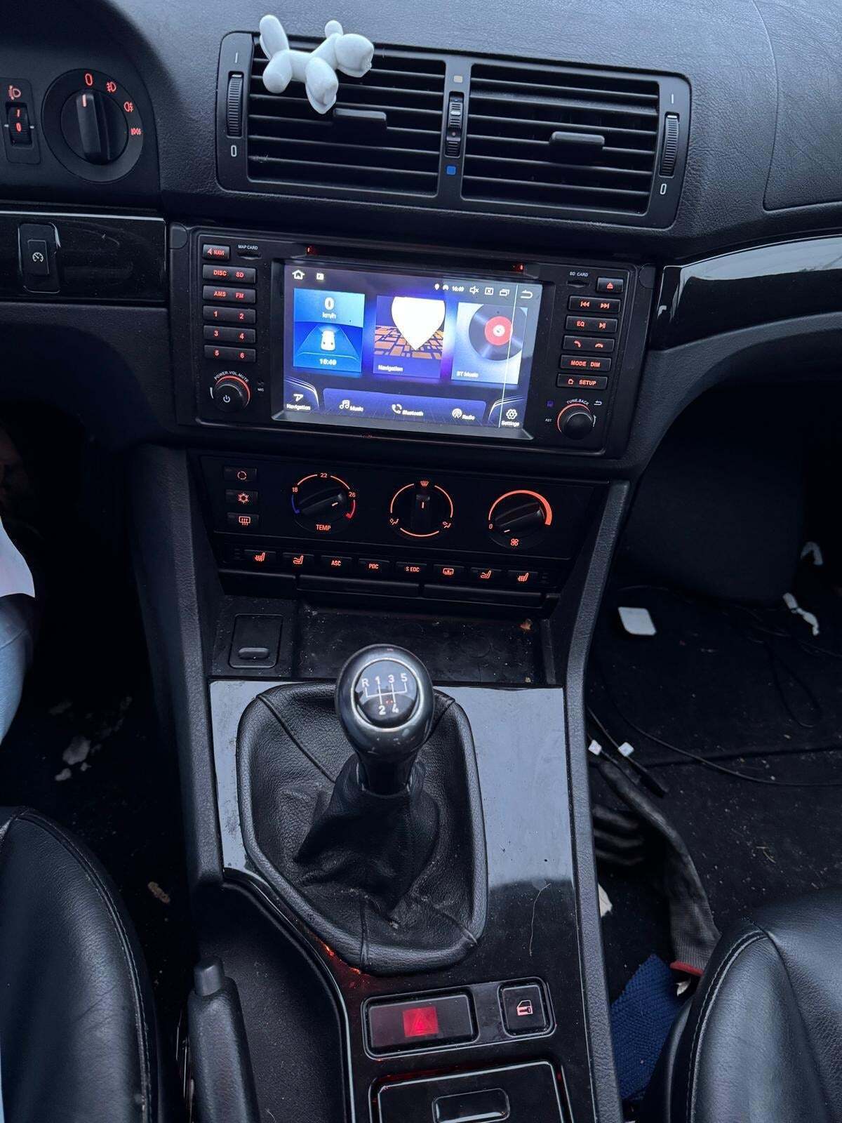 undefined BMW 523i fra 1998 set indefra