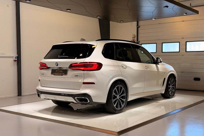 Hvid BMW X5 fra 2020