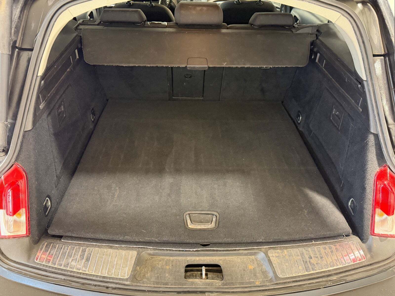 Grå Opel Insignia fra 2010