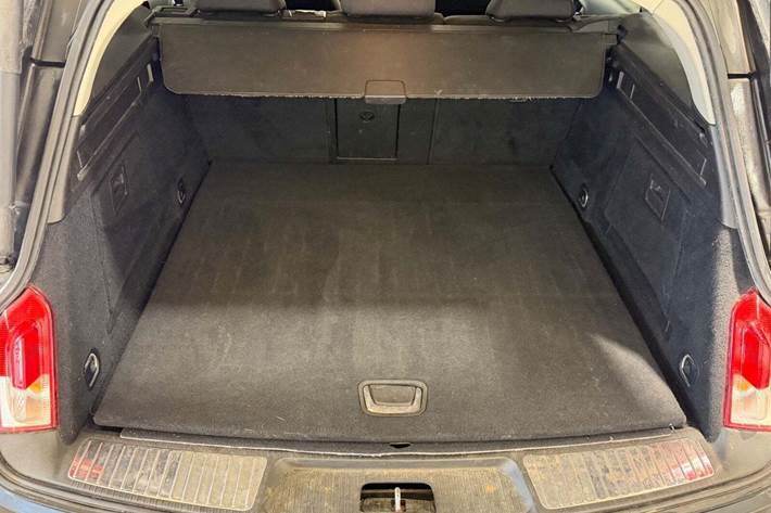 Grå Opel Insignia fra 2010