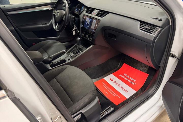 Hvid Skoda Octavia fra 2018