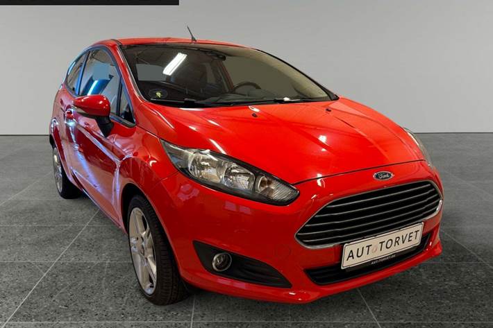 Rød Ford Fiesta fra 2013