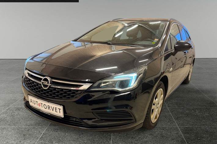 Sort Opel Astra fra 2017 set udefra