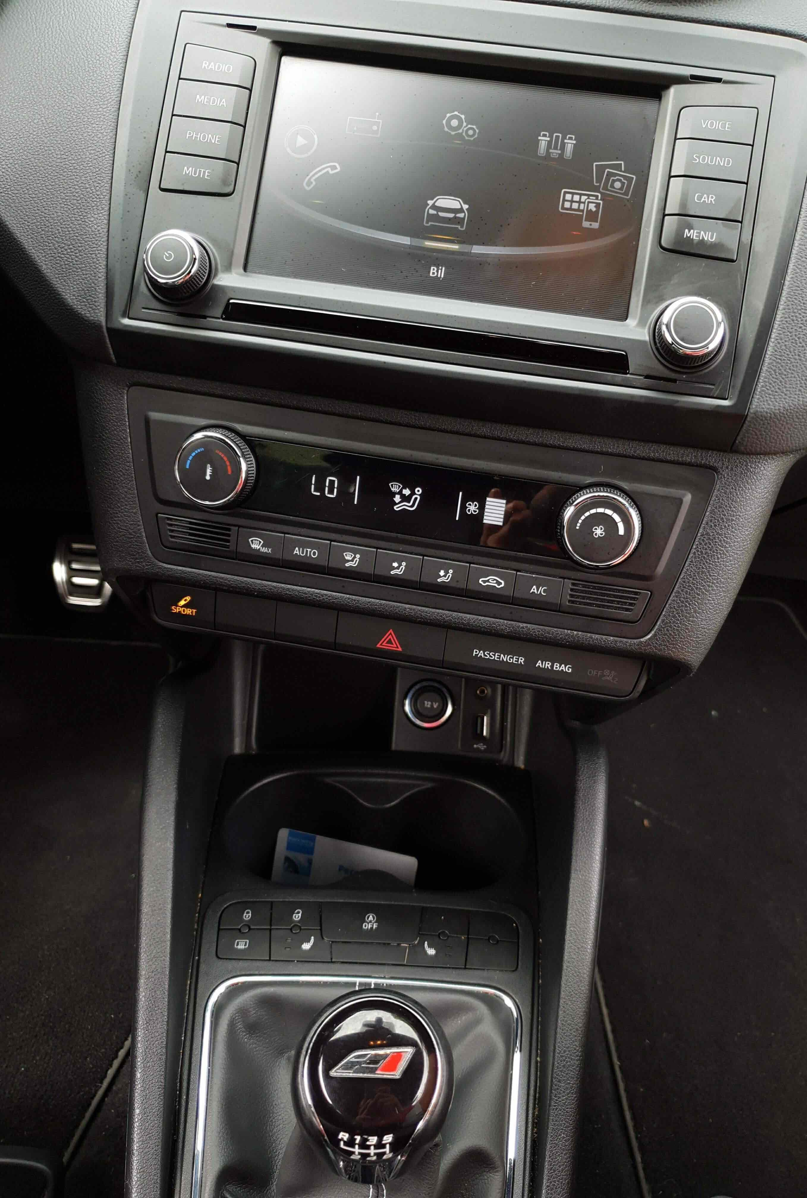 Grå Seat Ibiza fra 2016