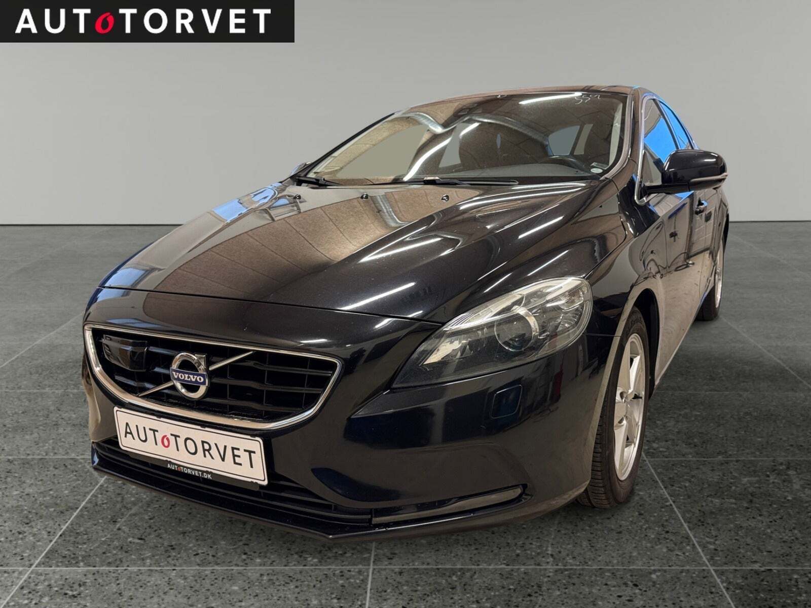 Volvo V40 1,6 D2 115 Kinetic aut.