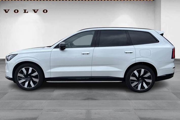 Hvid Volvo EX90 fra 2025
