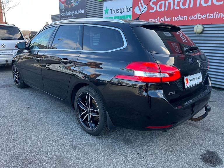 Peugeot 308 1,5 BlueHDi 130 Allure Sky SW