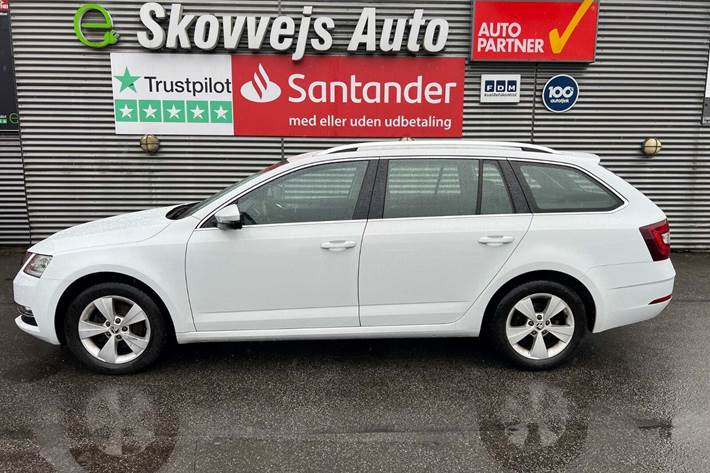 Hvid Skoda Octavia fra 2020