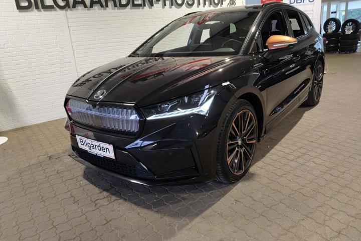 Sort Skoda Enyaq fra 2022 set udefra
