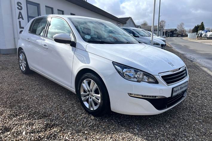 Hvid Peugeot 308 fra 2017