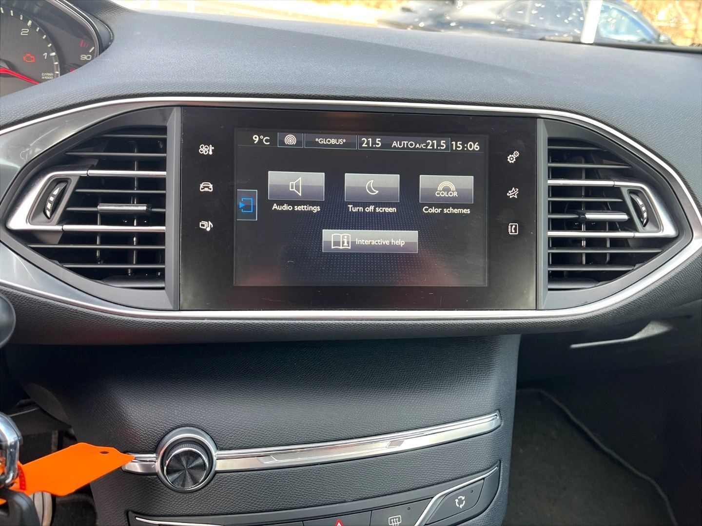 Hvid Peugeot 308 fra 2017