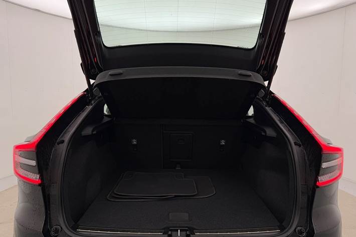 Sort Volvo C40 fra 2023