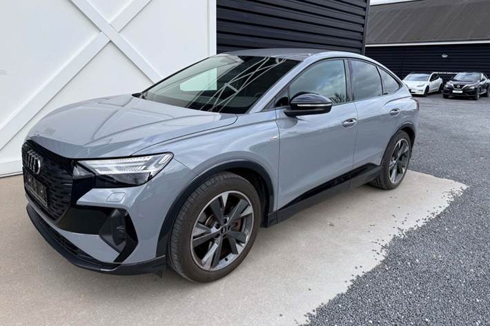 Grå Audi Q4 e-tron fra 2022